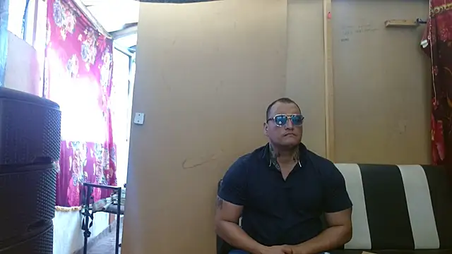 Snapshot of hardrock982 chatting on February 12, 1:37 pm hardrock982 online show from February 12, 1:37 pm