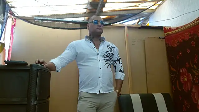 Snapshot of hardrock982 chatting on March 1, 1:29 pm hardrock982 online show from March 1, 1:29 pm