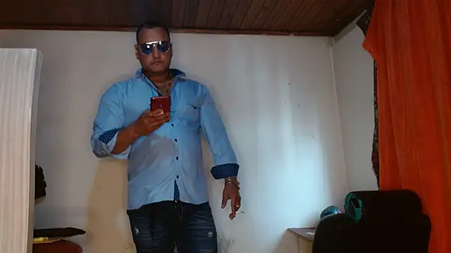 Snapshot of hardrock982 chatting on March 18, 1:42 pm hardrock982 online show from March 18, 1:42 pm