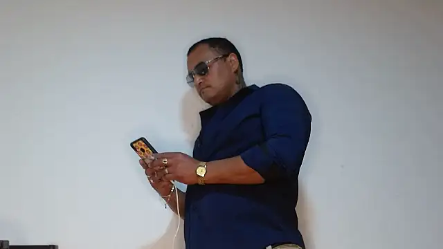 Snapshot of hardrock982 chatting on September 30, 2:33 pm hardrock982 online show from September 30, 2:33 pm