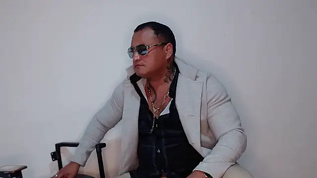 Snapshot of hardrock982 chatting on October 25, 2:24 pm hardrock982 online show from October 25, 2:24 pm