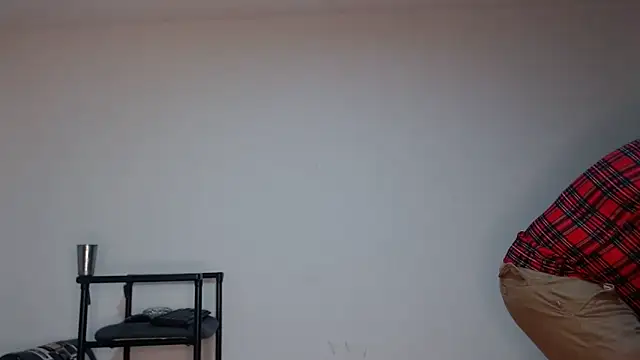 Snapshot of hardrock982 chatting on December 2, 2:23 pm hardrock982 online show from December 2, 2:23 pm