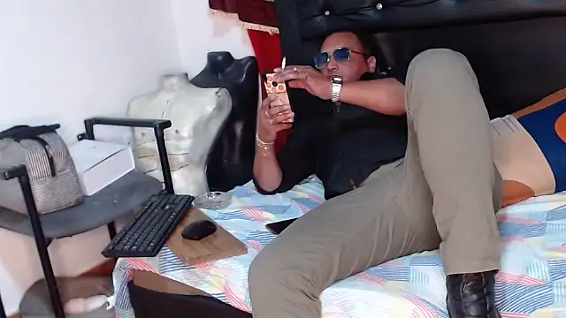 Snapshot of hardrock982 chatting on December 5, 2:14 pm hardrock982 online show from December 5, 2:14 pm