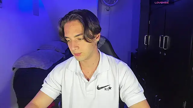 Snapshot of Alex_smith00 chatting on September 14, 1:49 am Alex smith00 online show from September 14, 1:49 am