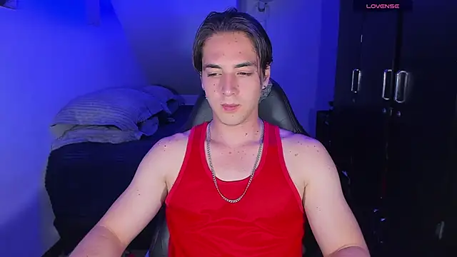 Snapshot of Alex_smith00 chatting on September 20, 1:39 am Alex smith00 online show from September 20, 1:39 am