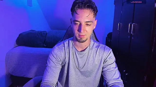 Alex smith00 online show from February 13, 4:47 pm