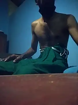 Snapshot of Erangajayawardana chatting on November 13, 10:30 pm Erangajayawardana online show from November 13, 10:30 pm