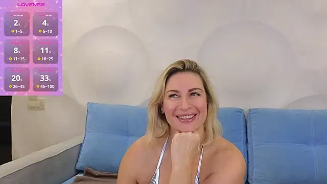 Snapshot of Lady_Murenza chatting on November 18, 7:18 pm Lady Murenza online show from November 18, 7:18 pm