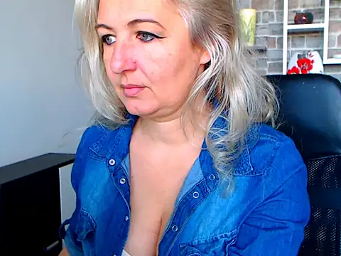 angel devil milf online show from January 27, 12:26 pm