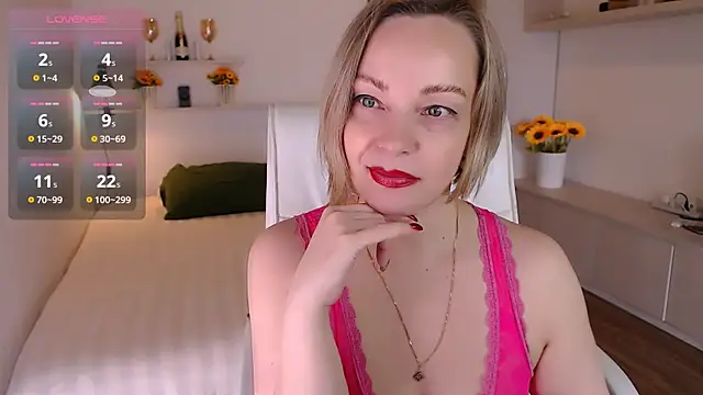 Tilly Eliot online show from September 20, 7:15 pm