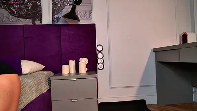 Snapshot of SofiaFoster_ chatting on December 2, 2:19 pm SofiaFoster online show from December 2, 2:19 pm