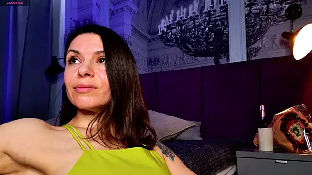 Snapshot of SofiaFoster_ chatting on January 20, 2:14 pm SofiaFoster online show from January 20, 2:14 pm