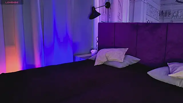 Snapshot of SofiaFoster_ chatting on February 26, 5:17 pm SofiaFoster online show from February 26, 5:17 pm