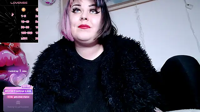 Snapshot of Psychobitch7 chatting on February 17, 11:09 pm Psychobitch7 online show from February 17, 11:09 pm