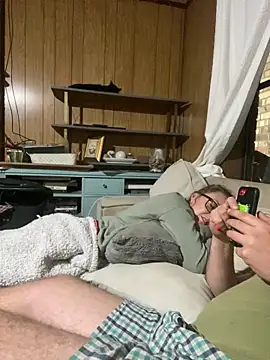 Snapshot of Charlie-N-Bubblez chatting on January 19, 9:44 am Charlie-N-Bubblez online show from January 19, 9:44 am