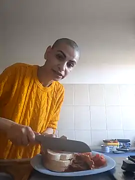 Snapshot of hotSANDRA_STARR chatting on March 18, 5:09 am hotSANDRA STARR online show from March 18, 5:09 am