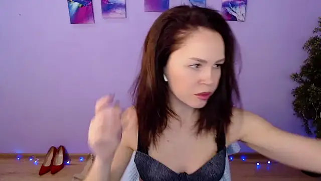 Snapshot of VickyGolden chatting on March 5, 8:10 am VickyGolden online show from March 5, 8:10 am