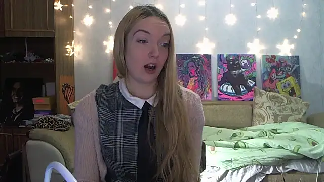 Snapshot of SecretSophia chatting on January 13, 3:26 pm SecretSophia online show from January 13, 3:26 pm