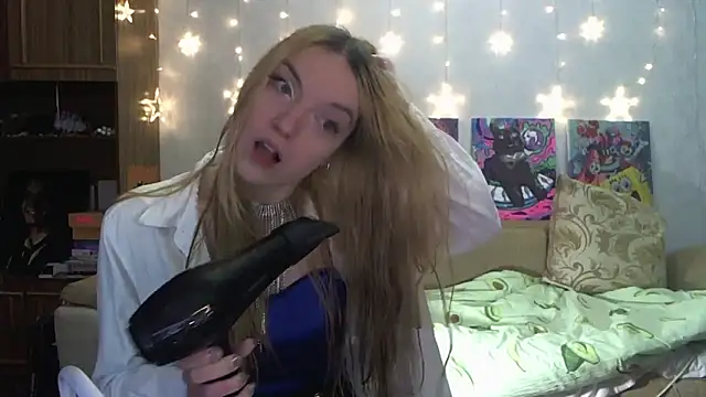 Snapshot of SecretSophia chatting on January 14, 5:23 pm SecretSophia online show from January 14, 5:23 pm