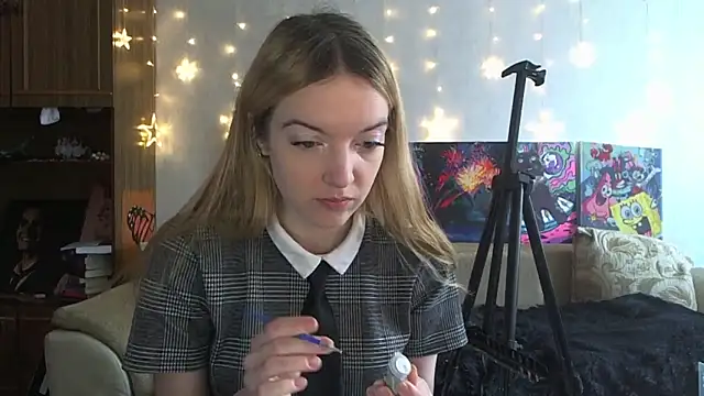 Snapshot of SecretSophia chatting on February 11, 8:48 am SecretSophia online show from February 11, 8:48 am