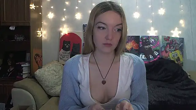 Snapshot of SecretSophia chatting on February 19, 4:22 pm SecretSophia online show from February 19, 4:22 pm