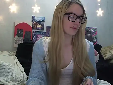 Snapshot of SecretSophia chatting on September 25, 8:45 pm SecretSophia online show from September 25, 8:45 pm