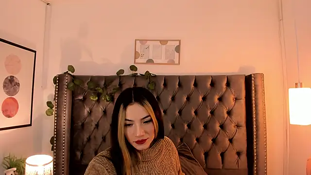 Snapshot of Kim_Blane chatting on December 12, 6:36 am Kim Blane online show from December 12, 6:36 am