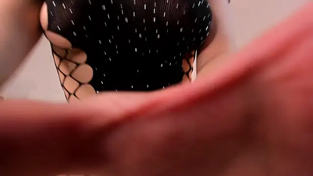 Snapshot of Kim_Blane chatting on December 29, 3:22 am Kim Blane online show from December 29, 3:22 am