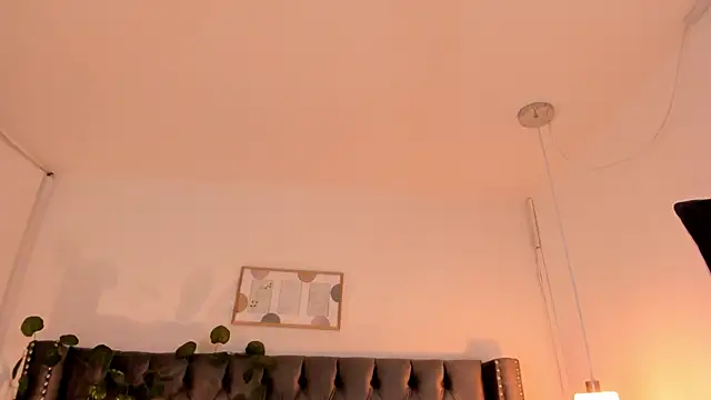 Snapshot of Kim_Blane chatting on December 29, 10:23 am Kim Blane online show from December 29, 10:23 am