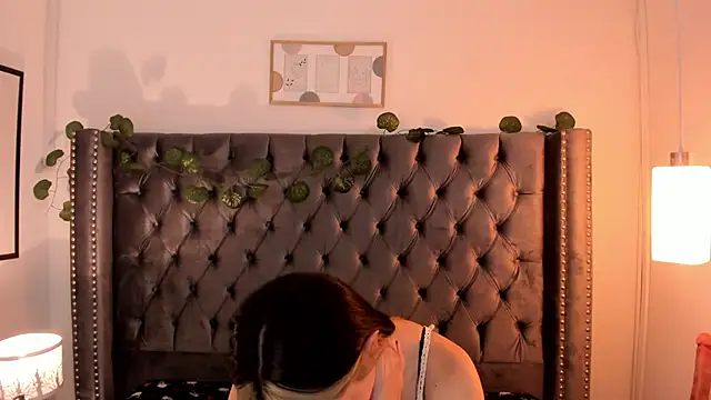 Snapshot of Kim_Blane chatting on January 21, 10:52 am Kim Blane online show from January 21, 10:52 am