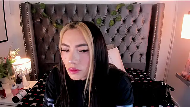 Snapshot of Kim_Blane chatting on February 2, 2:59 am Kim Blane online show from February 2, 2:59 am