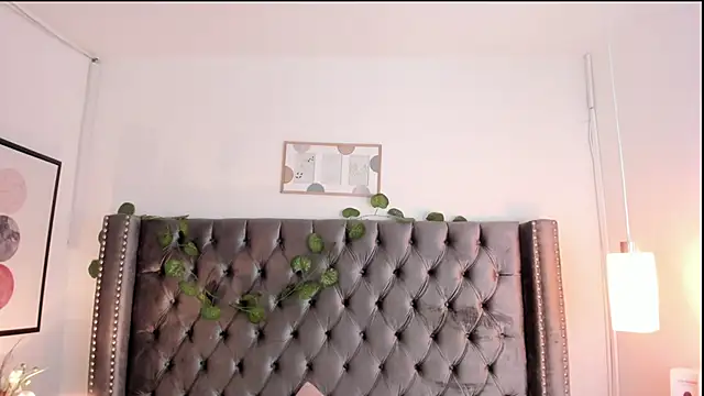 Snapshot of Kim_Blane chatting on February 7, 11:12 am Kim Blane online show from February 7, 11:12 am