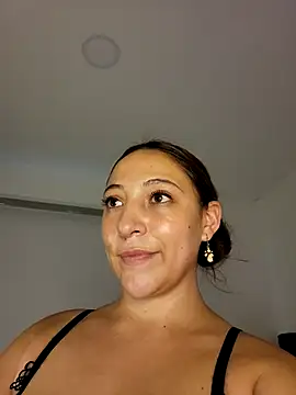 VickyHoult online show from March 21, 10:50 pm