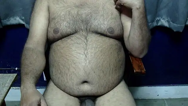 Snapshot of hairysubcub_70 chatting on January 18, 6:34 pm hairysubcub 70 online show from January 18, 6:34 pm