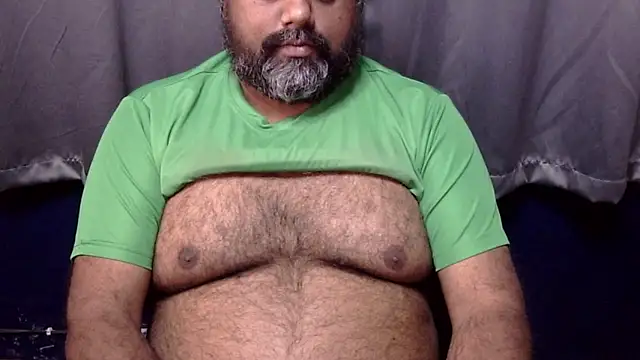 Snapshot of hairysubcub_70 chatting on February 3, 4:43 am hairysubcub 70 online show from February 3, 4:43 am