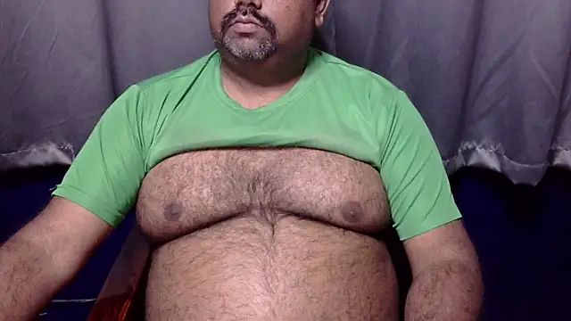 Snapshot of hairysubcub_70 chatting on February 7, 7:50 pm hairysubcub 70 online show from February 7, 7:50 pm