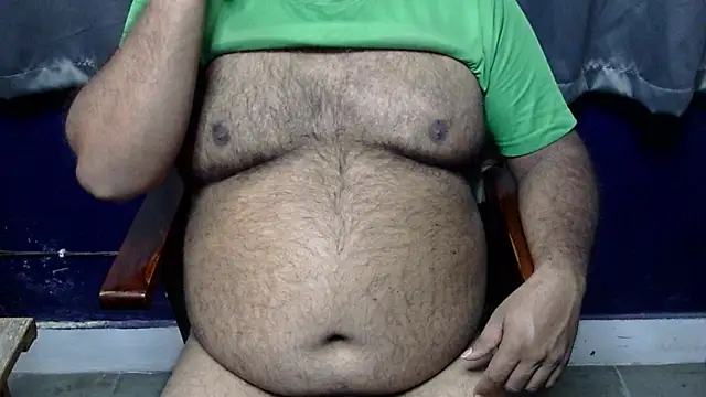 Snapshot of hairysubcub_70 chatting on February 14, 4:20 am hairysubcub 70 online show from February 14, 4:20 am