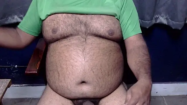 Snapshot of hairysubcub_70 chatting on February 15, 7:51 am hairysubcub 70 online show from February 15, 7:51 am