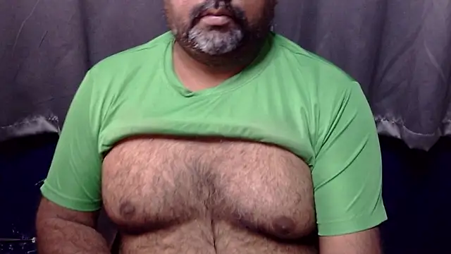 Snapshot of hairysubcub_70 chatting on February 22, 6:46 am hairysubcub 70 online show from February 22, 6:46 am