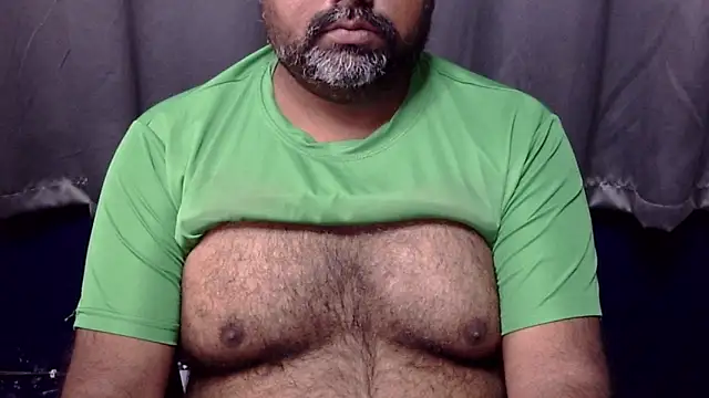 Snapshot of hairysubcub_70 chatting on February 26, 6:12 am hairysubcub 70 online show from February 26, 6:12 am