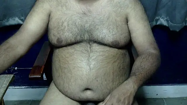 Snapshot of hairysubcub_70 chatting on February 26, 6:18 pm hairysubcub 70 online show from February 26, 6:18 pm