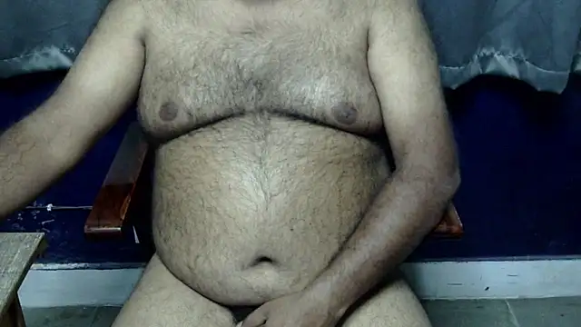 Snapshot of hairysubcub_70 chatting on March 3, 6:36 pm hairysubcub 70 online show from March 3, 6:36 pm