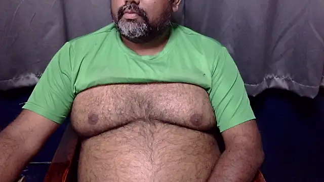 Snapshot of hairysubcub_70 chatting on March 4, 10:10 am hairysubcub 70 online show from March 4, 10:10 am