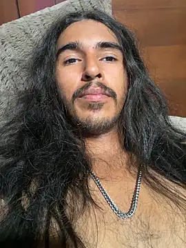 Snapshot of jrrichforever chatting on November 17, 3:56 am jrrichforever online show from November 17, 3:56 am