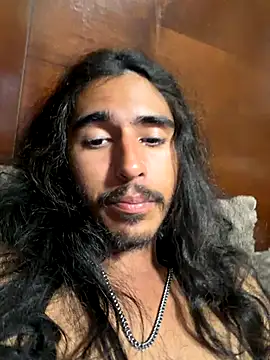 Snapshot of jrrichforever chatting on November 18, 3:23 am jrrichforever online show from November 18, 3:23 am