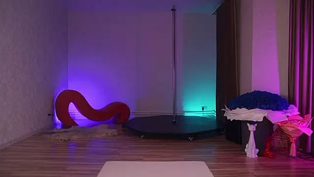 KittyCaitlin online show from January 17, 8:56 pm