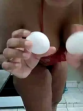 Snapshot of NeydeHotWife chatting on January 23, 10:43 am NeydeHotWife online show from January 23, 10:43 am