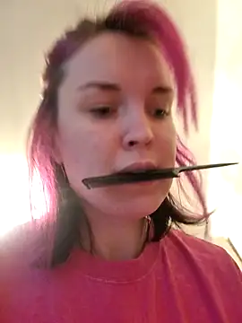 Snapshot of LazyTanukii chatting on December 4, 4:21 am LazyTanukii online show from December 4, 4:21 am