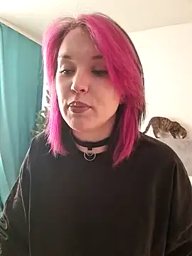 Snapshot of LazyTanukii chatting on December 9, 4:12 am LazyTanukii online show from December 9, 4:12 am