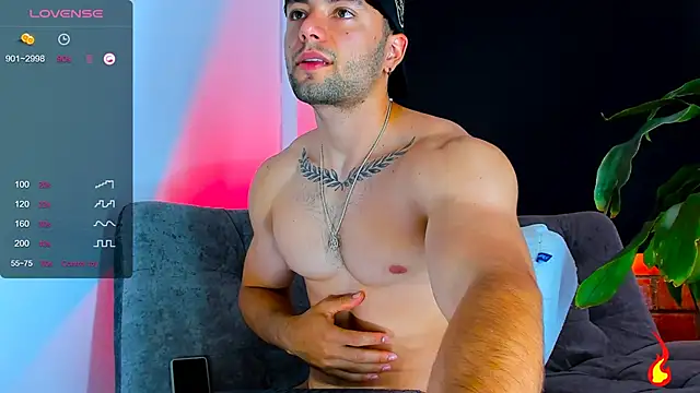 Snapshot of vanegas_luis chatting on December 22, 2:27 pm vanegas luis online show from December 22, 2:27 pm